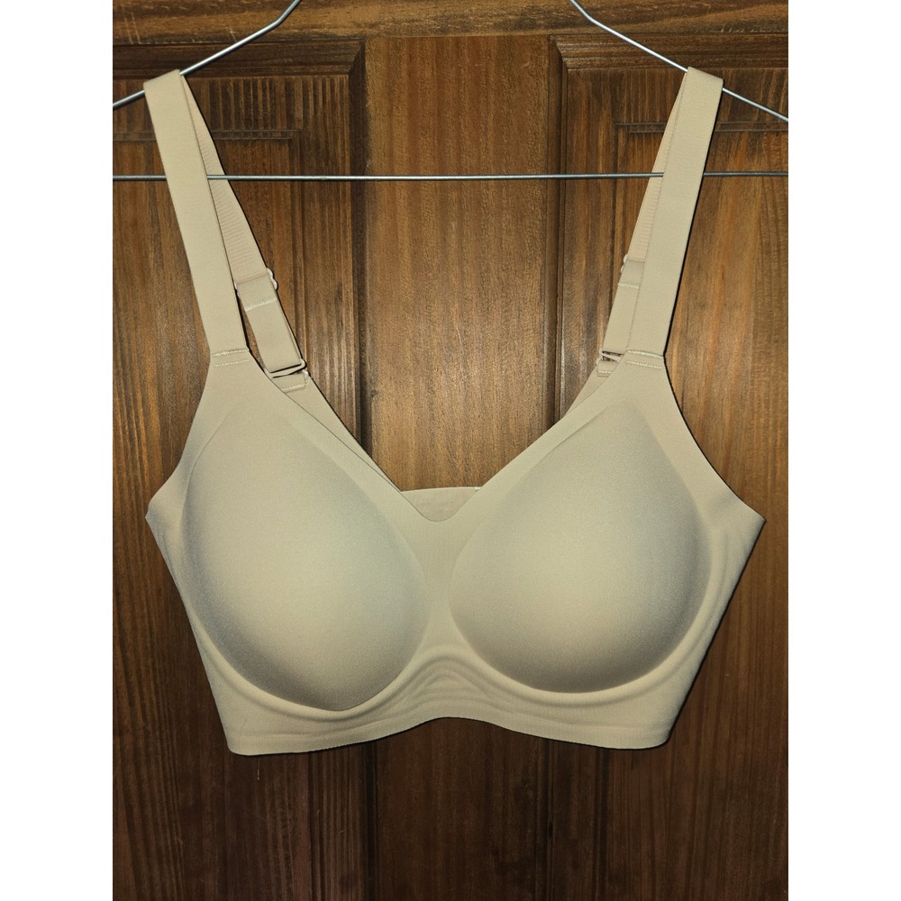 VertVie Women Seamless Wireless Bra Beige Nude Molded Cups Size M New with Tags
